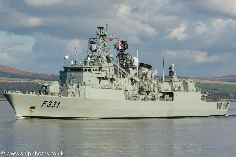 Photograph of the vessel NRP Álvares Cabral pictured passing Greenock on 9th October 2016