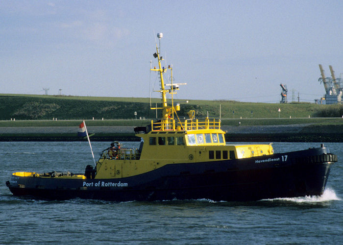Photograph of the vessel  Havendienst 17 pictured at Hoek van Holland on 20th April 1997