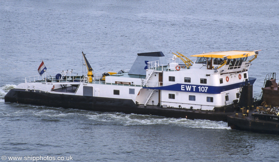 Photograph of the vessel  Abel Tasman - EWT107 pictured on the Nieuwe Maas at Vlaardingen on 16th June 2002