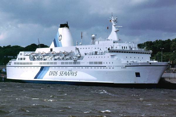 Photograph of the vessel  Admiral of Scandinavia pictured in Hamburg on 29th May 2001