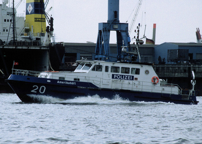 Photograph of the vessel  Amerikahöft pictured at Hamburg on 27th May 1998