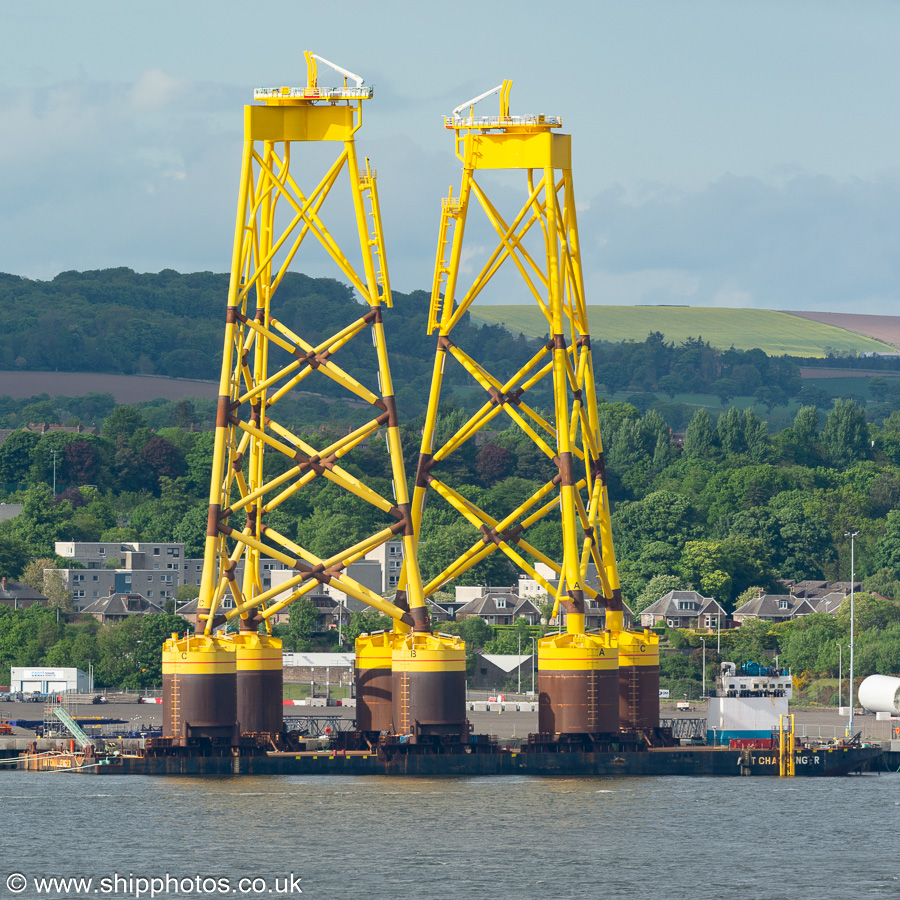 Photograph of the vessel  AMT Challenger pictured at Dundee on 22nd May 2022