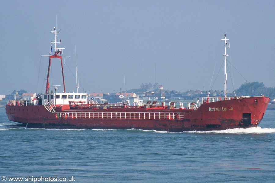 Photograph of the vessel  Annette J pictured on the Nieuwe Waterweg on 18th June 2002