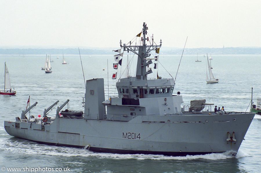 Photograph of the vessel HMS Arun pictured arriving in Portsmouth Harbour on 2nd July 1989
