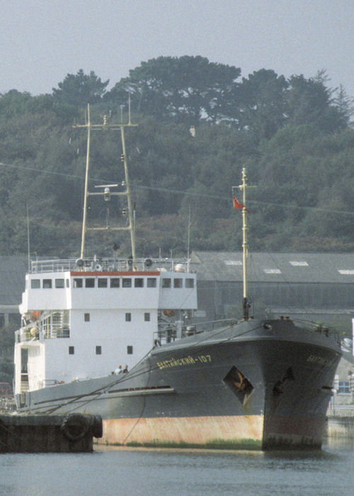 Photograph of the vessel  Baltiyskiy-107 pictured at Par on 28th September 1997