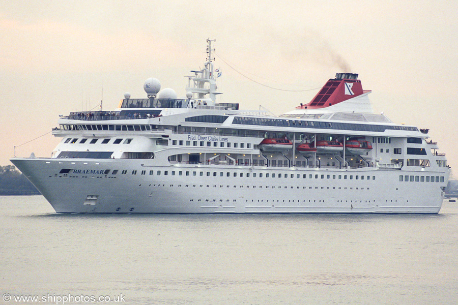  Braemar pictured departing Southampton on 21st September 2001