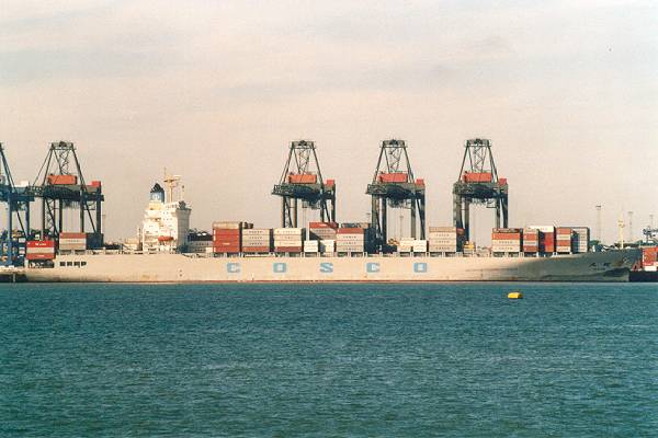 Photograph of the vessel  Da He pictured at Felixstowe on 25th May 2001
