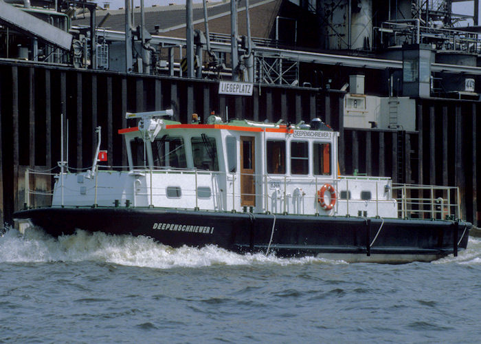 Photograph of the vessel rv Deepenschriewer I pictured in Hamburg on 27th May 1998