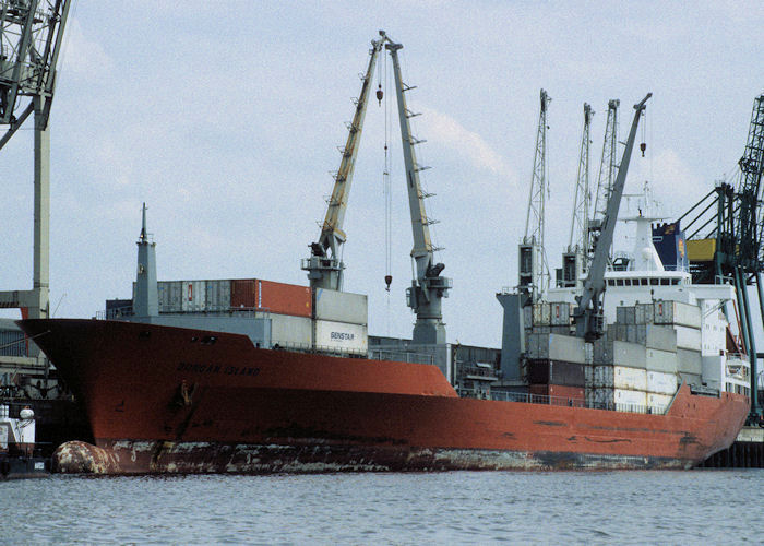 Photograph of the vessel  Duncan Island pictured in Hamburg on 27th May 1998