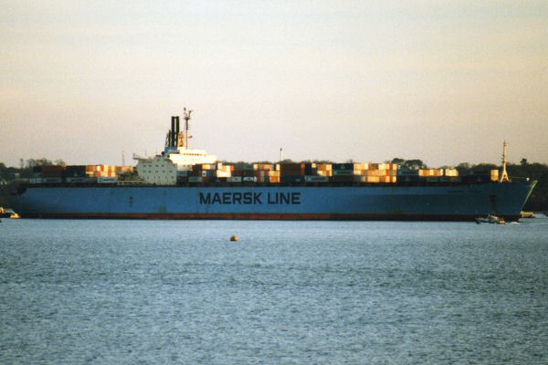  Edinburgh Mærsk pictured arriving at Southampton on 24th March 1995