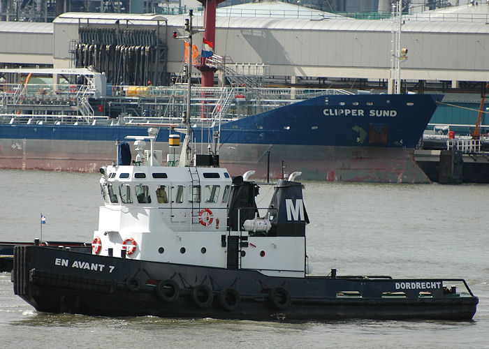 Photograph of the vessel  En Avant 7 pictured passing Vlaardingen on 21st June 2010