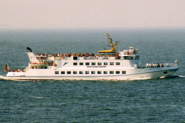 Photograph of the vessel  Flipper pictured in the Elbe Estuary on 21st August 1995