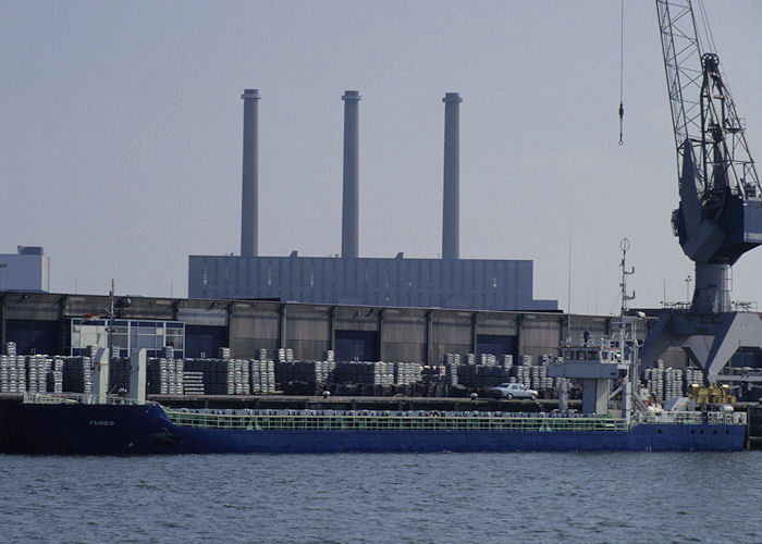 Photograph of the vessel  Fundo pictured in Prinses Beatrixhaven, Rotterdam on 14th April 1996