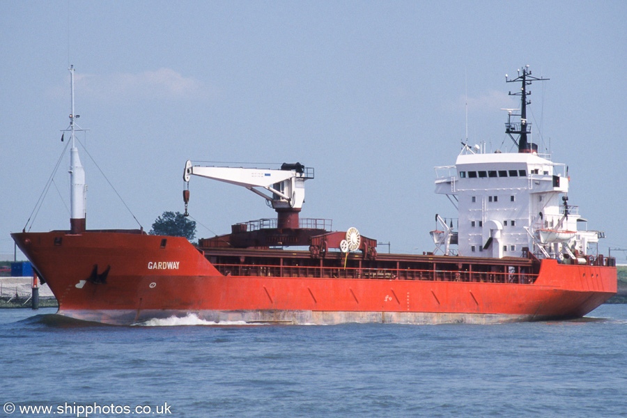 Photograph of the vessel  Gardway pictured on the Nieuwe Waterweg on 17th June 2002