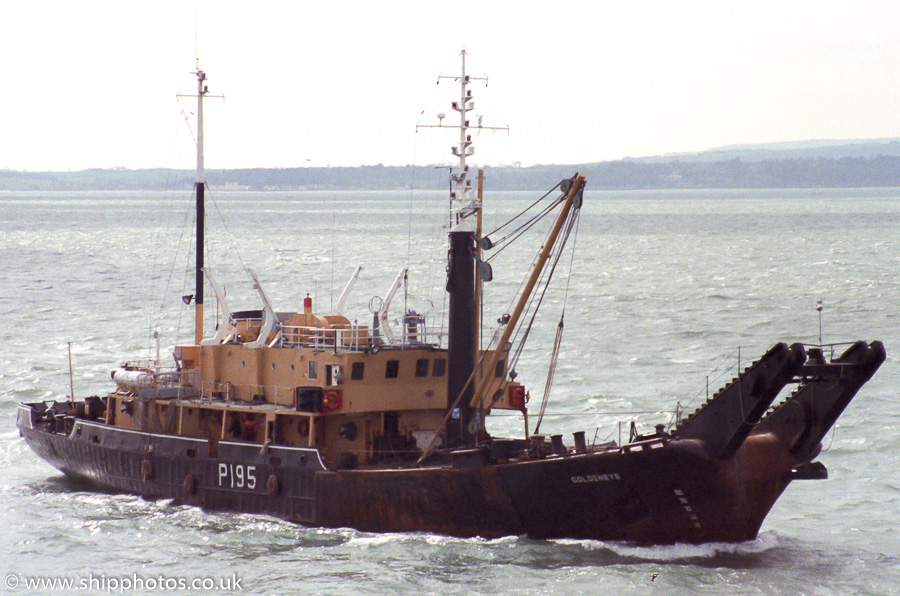 RMAS Goldeneye pictured arriving in Portsmouth on 18th March 1989