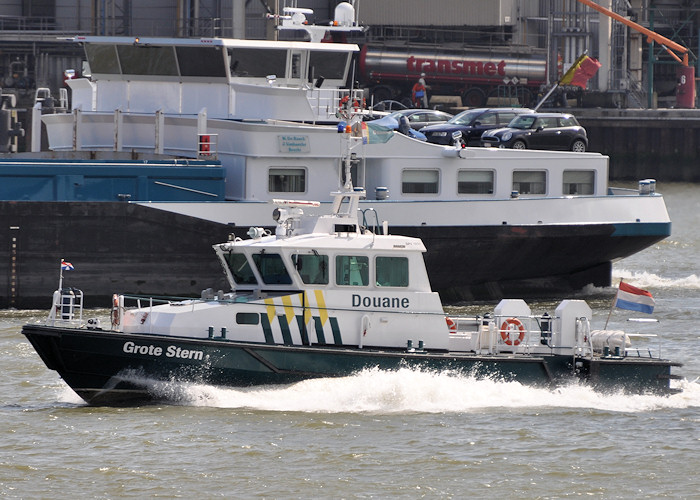 Photograph of the vessel  Grote Stern pictured passing Vlaardingen on 22nd June 2012