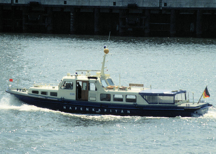 Photograph of the vessel  Hafenkapitän pictured at Hamburg on 5th June 1997