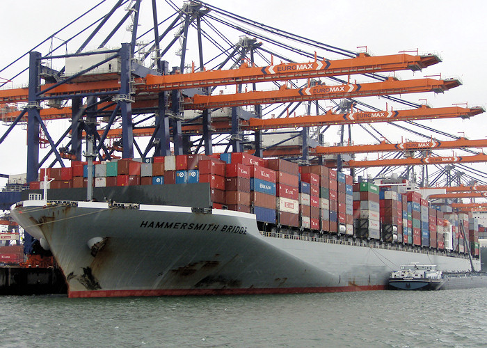 Photograph of the vessel  Hammersmith Bridge pictured in Yangtzehaven, Europoort on 24th June 2012