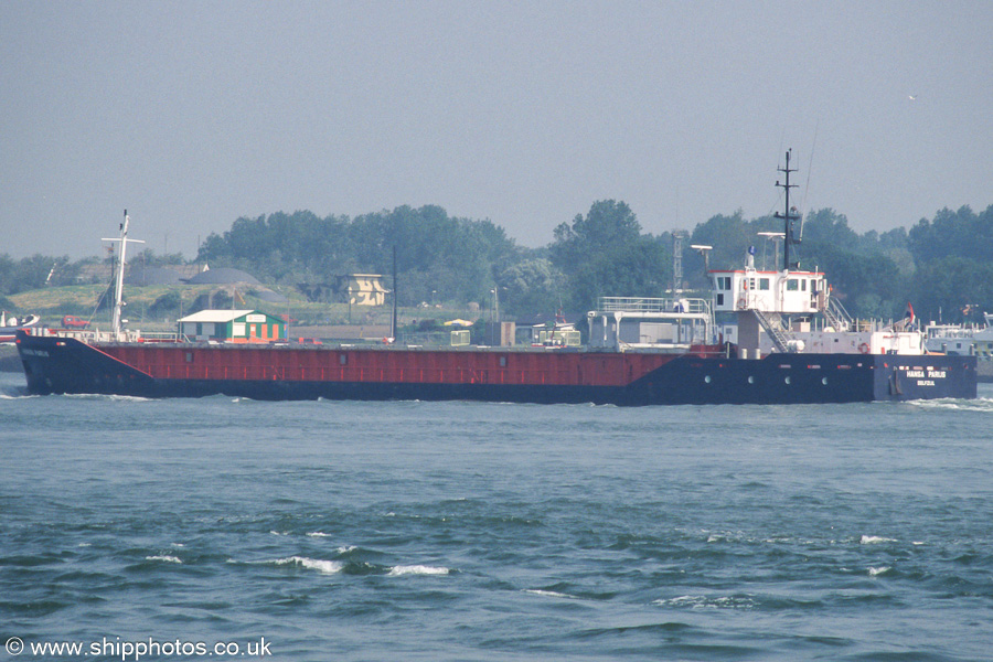 Photograph of the vessel  Hansa Parijs pictured on the Nieuwe Waterweg on 18th June 2002