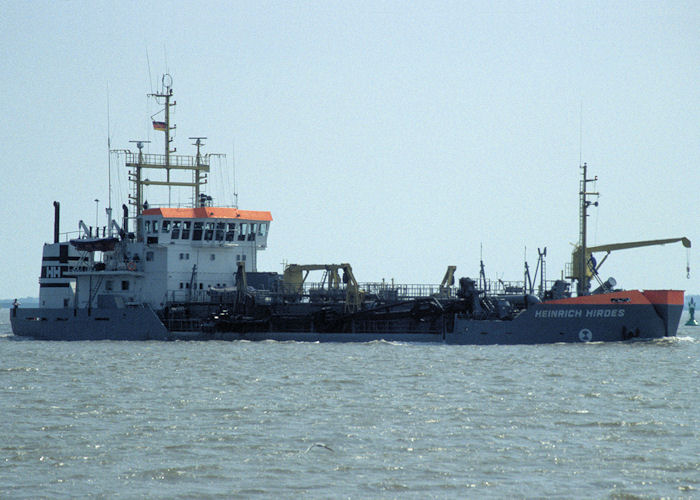 Photograph of the vessel  Heinrich Hirdes pictured at Bremerhaven on 6th June 1997