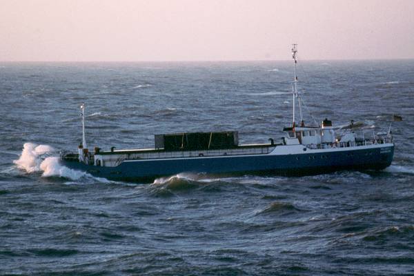 Helios II pictured in the mouth of the River Elbe on 29th May 2001