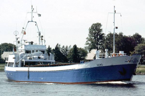 Photograph of the vessel  Hemo pictured passing through Rendsburg on 7th June 1997