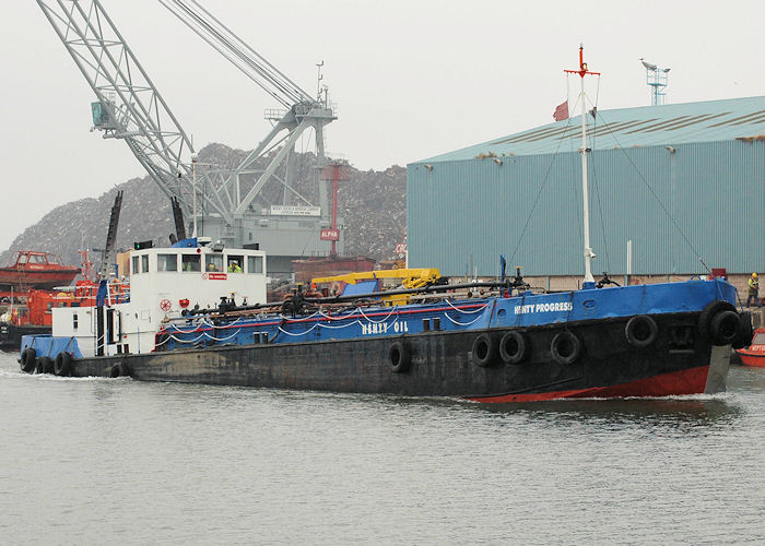 Photograph of the vessel  Henty Progress pictured in Liverpool Docks on 27th June 2009