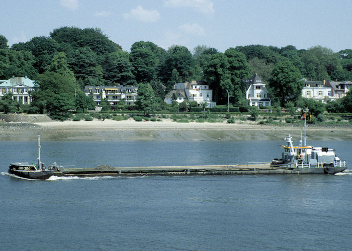 Photograph of the vessel  HH 204 pictured departing Hamburg on 5th June 1997