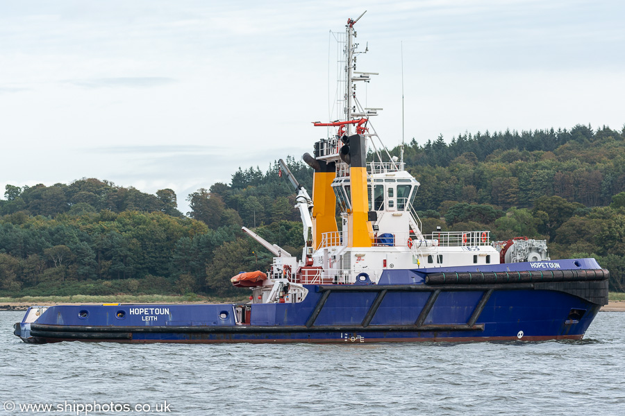 Hopetoun pictured at Hound Point on 10th October 2021