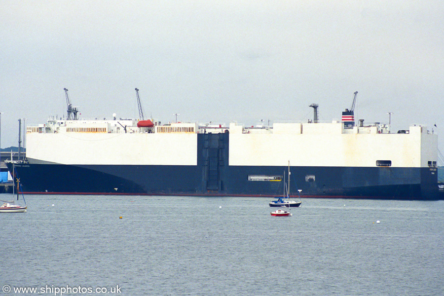 Photograph of the vessel  Hudson Leader pictured at Southampton on 3rd June 2002
