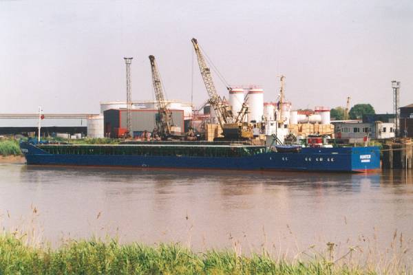 Photograph of the vessel  Hunter pictured on the River Trent on 18th June 2000