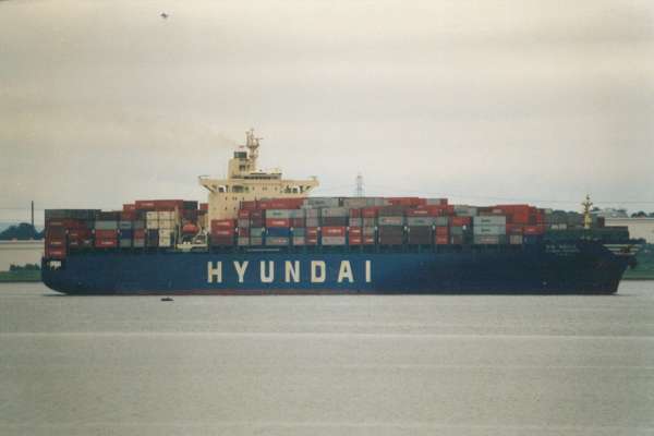 Photograph of the vessel  Hyundai Highness pictured arriving at Southampton on 15th June 2000