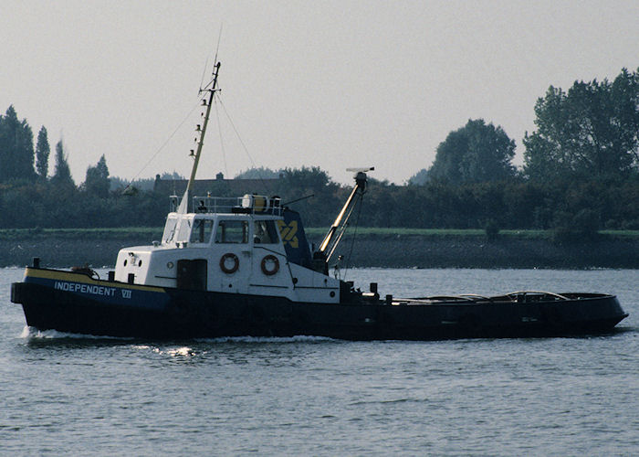 Photograph of the vessel  Independent VII pictured on the Nieuwe Maas at Rotterdam on 27th September 1992
