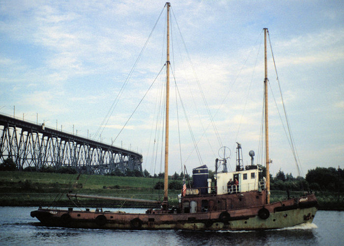 Photograph of the vessel  Jolly pictured passing though Rendsburg on 7th June 1997