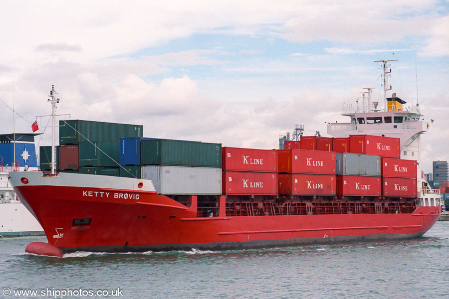 Photograph of the vessel  Ketty Brøvig pictured arriving at Southampton on 22nd July 2001