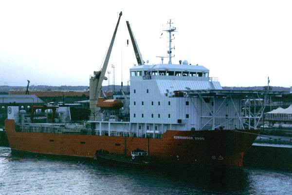 Photograph of the vessel  Kommandor 3000 pictured on the River Tyne on 27th October 1998