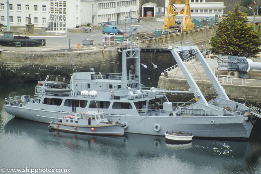 Photograph of the vessel FS La Prudente pictured at Brest on 25th August 1989