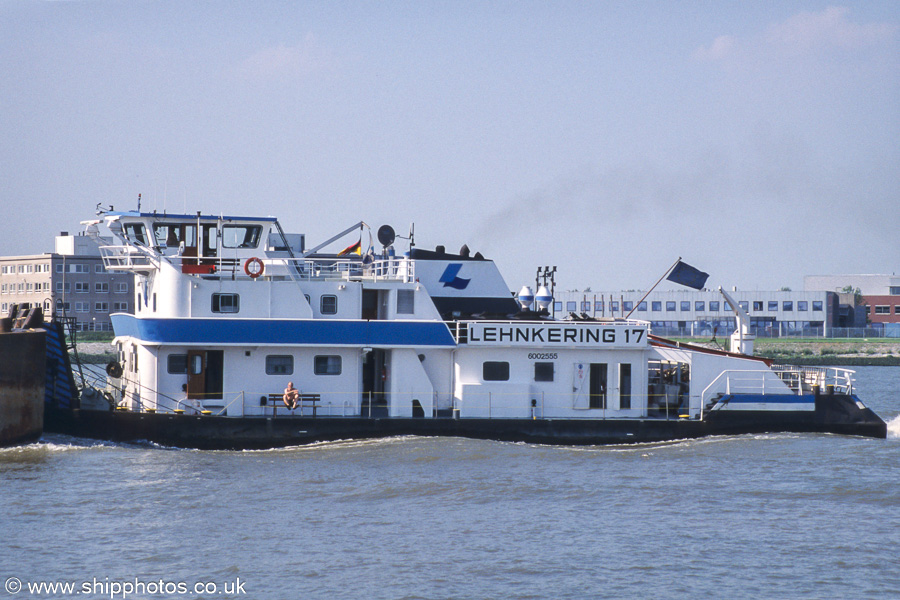 Photograph of the vessel  Lehnkering 17 pictured on the Scheur at Vlardingen on 17th June 2002