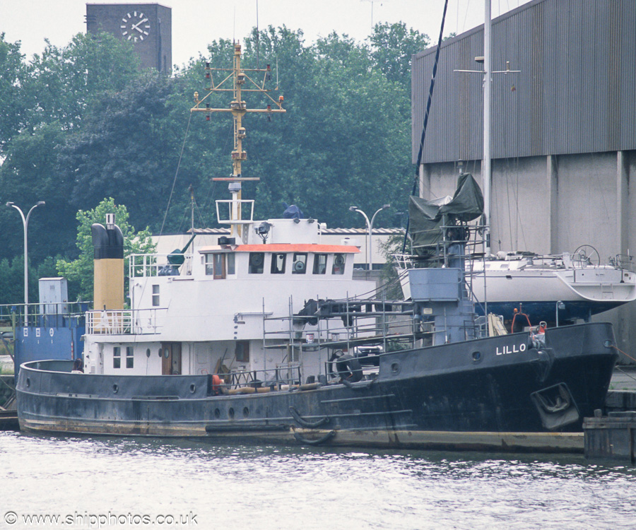 Photograph of the vessel  Lillo pictured in Amerikadok, Antwerp on 20th June 2002