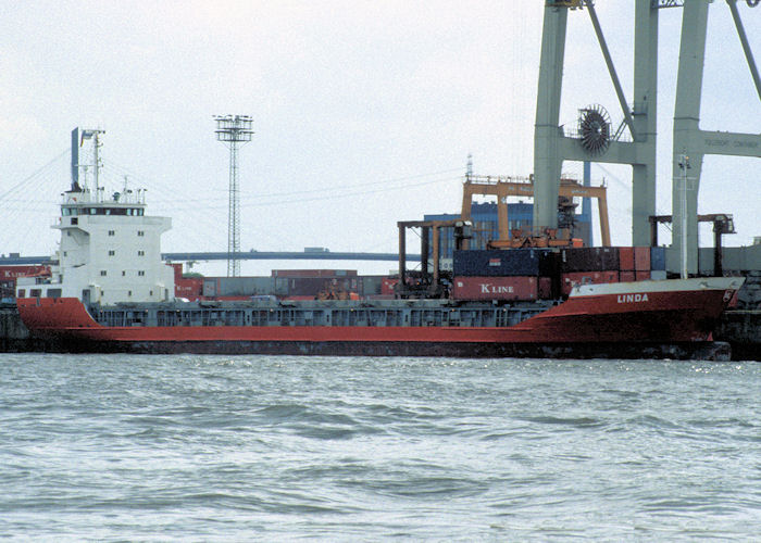 Photograph of the vessel  Linda pictured at Hamburg on 27th May 1998