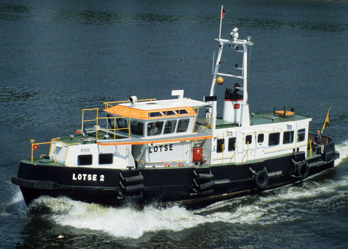 Photograph of the vessel pv Lotse 2 pictured at Hamburg on 5th June 1997