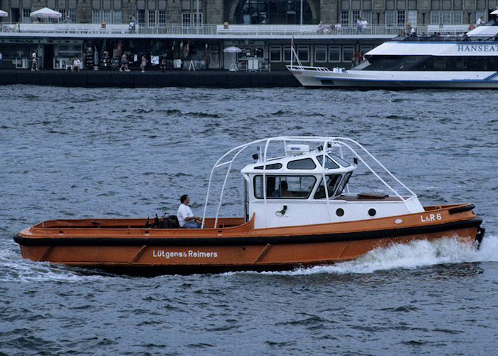 Photograph of the vessel  L&R 6 pictured at Hamburg on 23rd August 1995