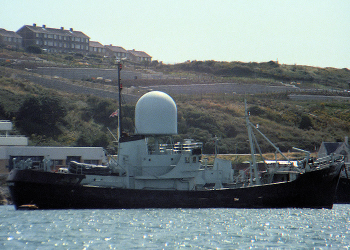 Photograph of the vessel  Magpie pictured at Portland Naval Base on 12th August 1988