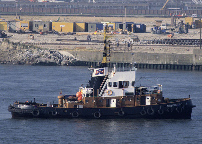 Photograph of the vessel  Mittelsbüren pictured at Cuxhaven on 21st August 1995