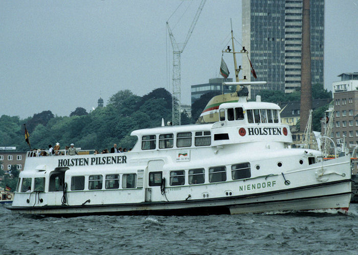 Photograph of the vessel  Niendorf pictured at Hamburg on 9th June 1997