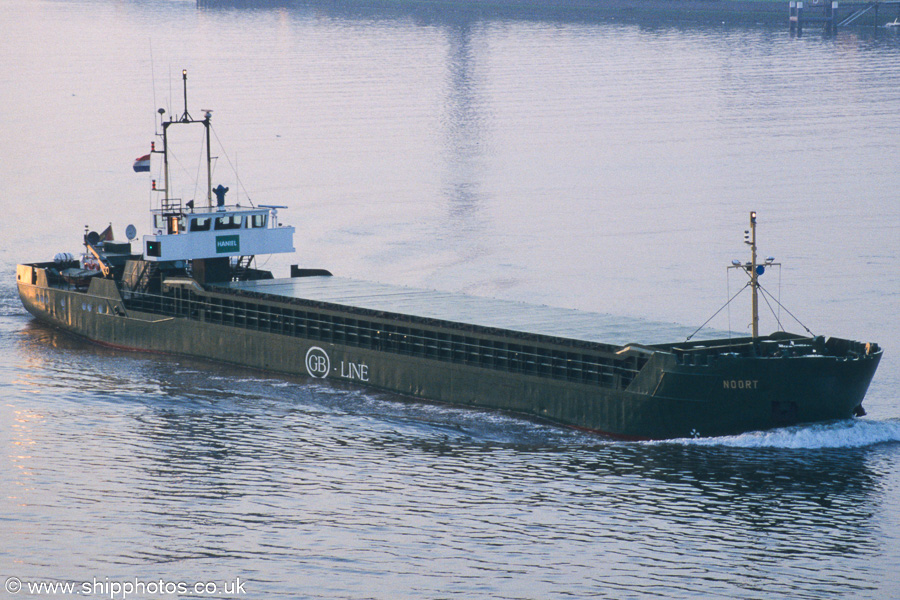 Photograph of the vessel  Noort pictured on the Nieuwe Maas at Vlaardingen on 18th June 2002