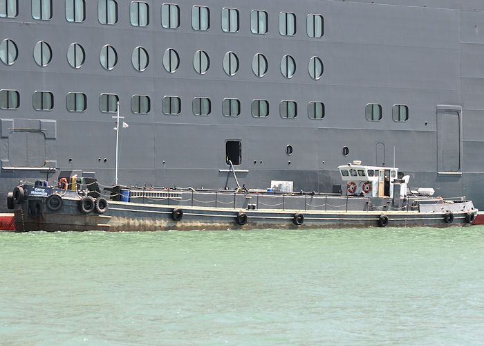 Photograph of the vessel  Onyx Mariner pictured at Southampton on 8th June 2013