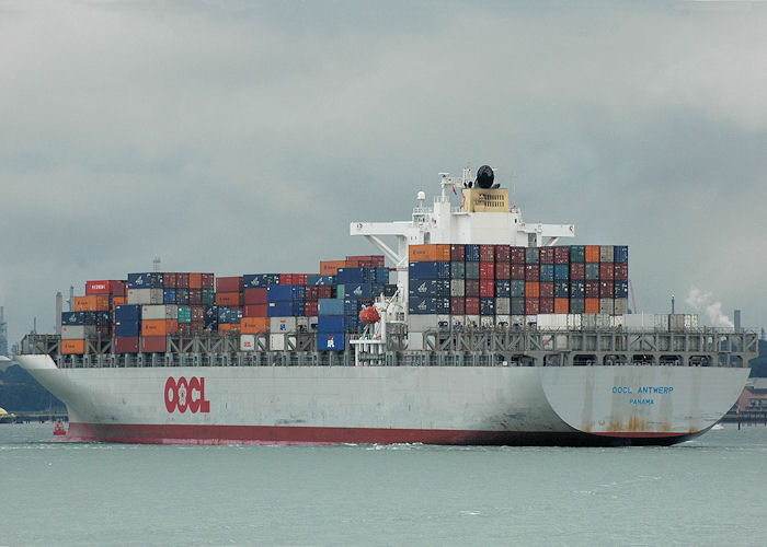  OOCL Antwerp pictured departing Southampton on 14th August 2010