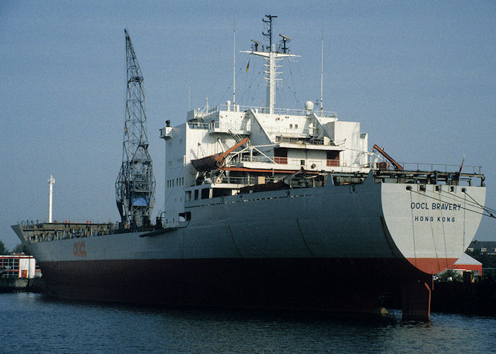  OOCL Bravery pictured in Wiltonhaven, Rotterdam on 27th September 1992