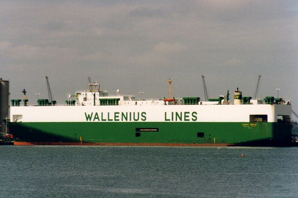 Photograph of the vessel  Pacific Breeze pictured in Southampton on 25th June 1995